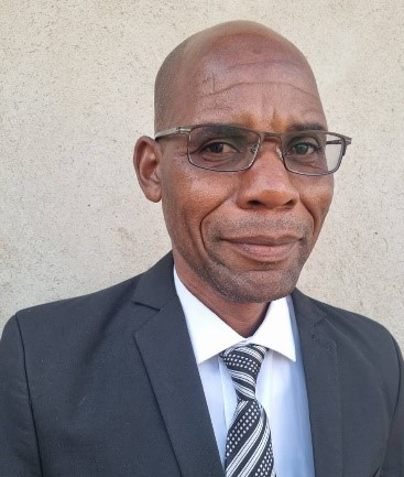 Dr Maxwell Chiwodza